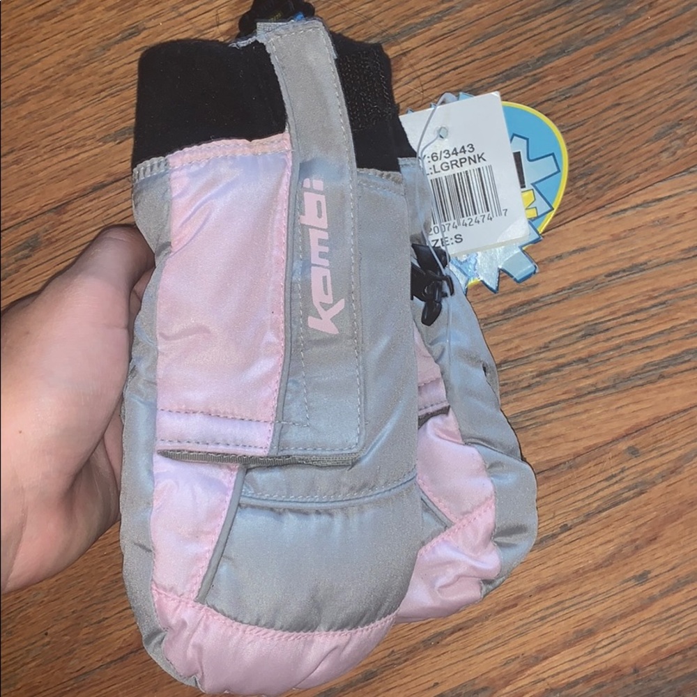 Girls pink and grey snow gloves